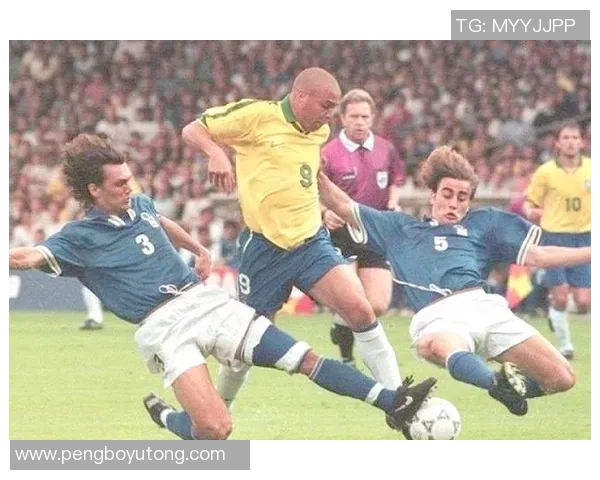 现役最年轻足球明星崛起背后的故事与未来发展潜力分析